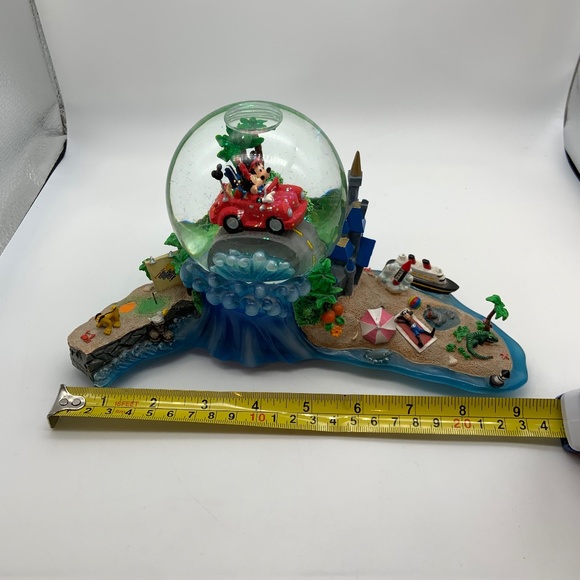 RARE Disney Mickey & Minnie 'Good Old Summertime' Musical Snowglobe' - Picture 15 of 17